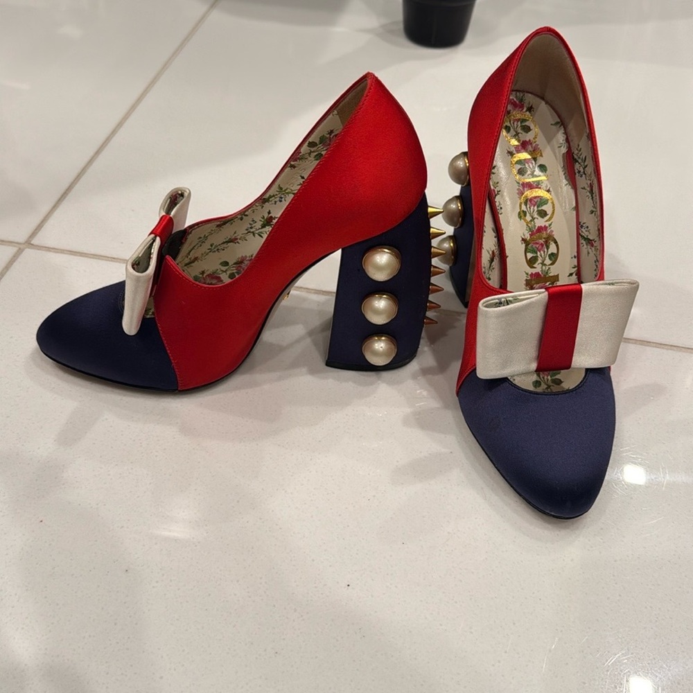 Gucci shoe